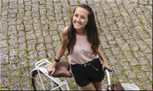 A estudante de artes visuais Nicole Fabily Brattig