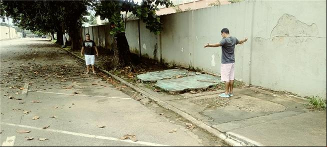 Ação denuncia caminhos obstruídos à mobilidade a p