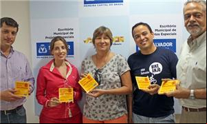 Adesivos começaram a ser distribuídos na última se