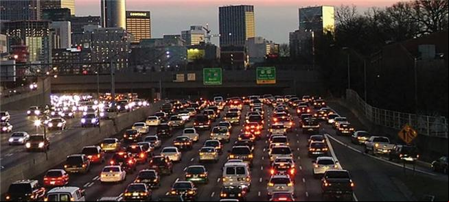 Atlanta, na Georgia (EUA): apenas 1% vão a pé ou d