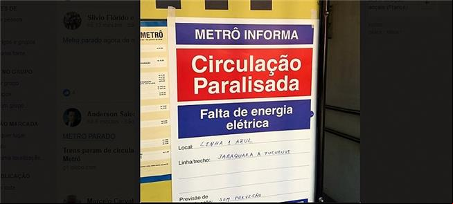 Aviso na entrada da estação São Judas, da Linha 1