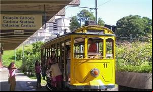 Bonde na Estação Carioca