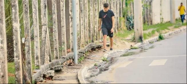 Calçada da Avenida 90, em Goiânia