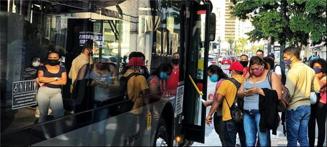 Carro de app: opção para evitar o contágio em ônib