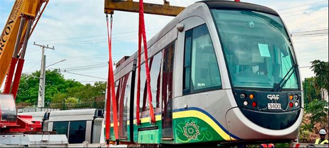 Carros do VLT em transporte: Cuiabá(MT), Hortolând