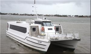 Catamarã tem capacidade para até 150 pessoas