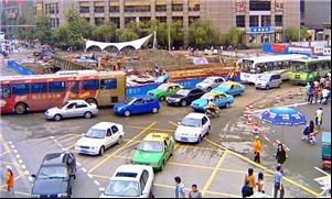 Centro congestionado em Chengdu, na China