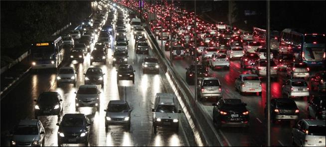 Chuva e congestionamento: a mobilidade urbana vuln