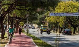 Ciclovia no canteiro central da avenida Sumaré que