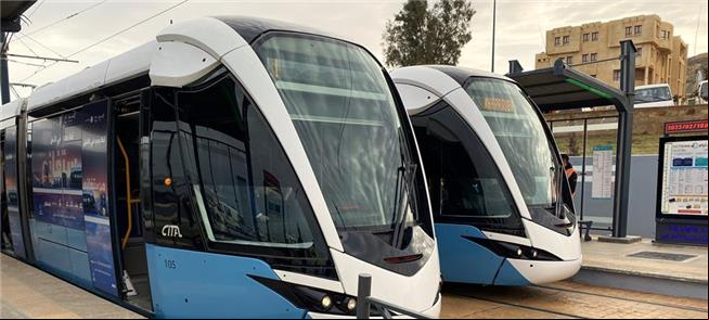 Composições do tramway de Mostaganem, na Argélia