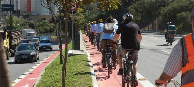 Em 2014, era aberta a primeira ciclovia na zona le