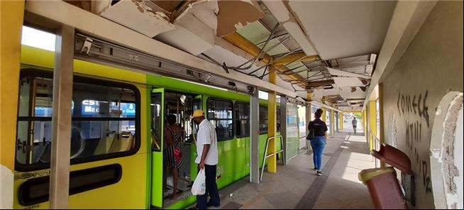 Estação Macaúba do BRT, em Teresina: abandono