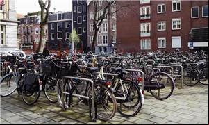 Estacionamento para bicicletas lotado
