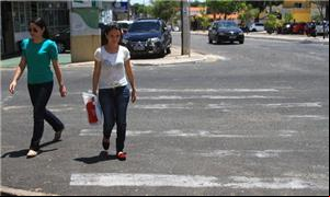 Faixas de pesdestre apagadas em Teresina