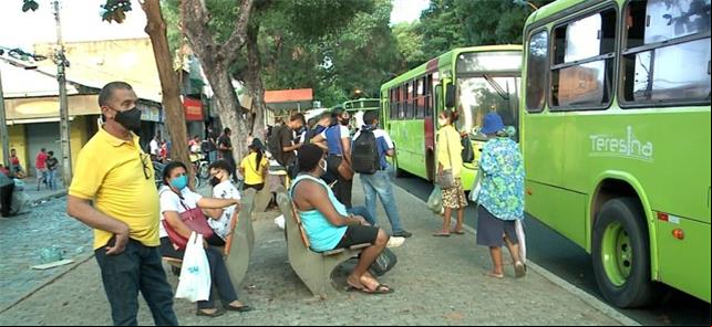 Greve de motoristas e cobradores em Teresina inici
