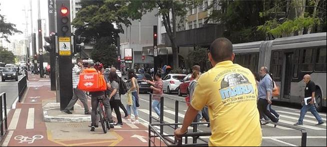 Lei dá segurança ao trabalho de entregadores de bi