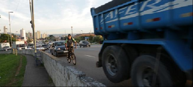 Maior risco de acidentes, com marginais mais veloz