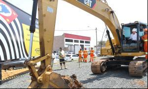 Máquinas trabalhando na nova rodovia