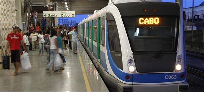 Metrô do Recife e trens atendem 200 mil pessoas po