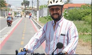 Na ciclovia, José Canuto, da Associação dos Ciclis