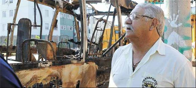 Na grande BH um ônibus é incendiado a cada 10 dias