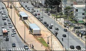 O corredor exclusivo do Move na Avenida Cristiano