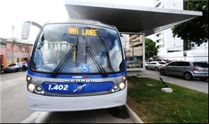 Ônibus do corredor Leste/Oeste em teste no Recife