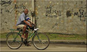 Para ampliar o número de bikes em bairros carentes