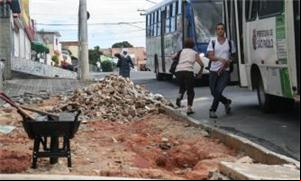 Para entrar nos coletivos é preciso enfrentar os b