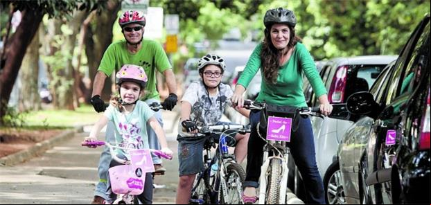 Pedal em família nas ruas de BH