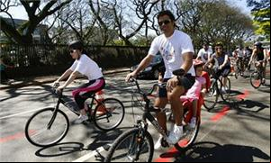 Pedalando com os filhos