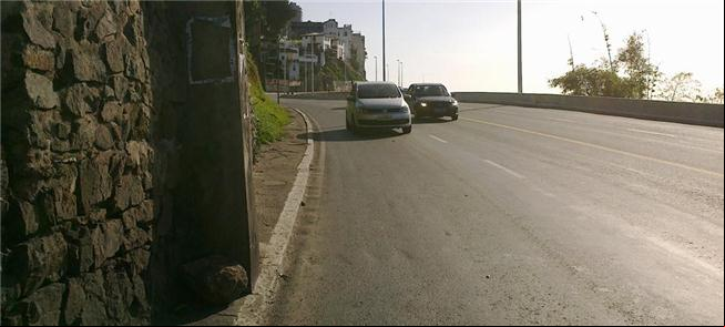 Pedestres ainda tropeçam nas calçadas de Salvador
