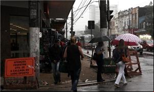 Pedestres precisam ter mais cuidado nos cruzamento