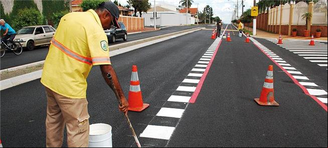 Pintura de ciclofaixa em cidade do interior paulis