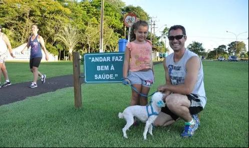 Placa mostra ompartilhamento saudável da ciclovia