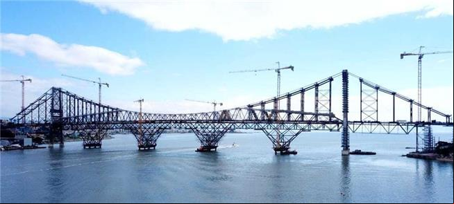 Ponte Hercílio Luz em restauro
