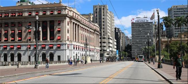 Pouco movimento no Vd. do Chá, na fase emergencial
