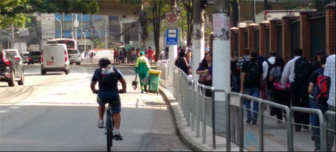 Resolução prevê multar pedestres e ciclistas