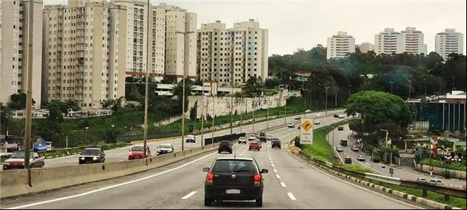 Rodovia Raposo Tavares, no bairro do Butantá, em S