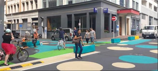 Rua em Auckland (Nova Zelândia), redesenhada para