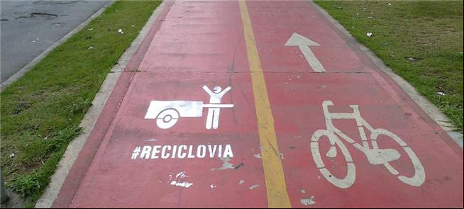 Tag no piso da ciclovia da av. Cruzeiro do Sul, zo