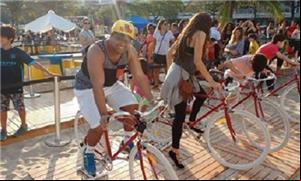 Turistas experimentam bicicletas na 