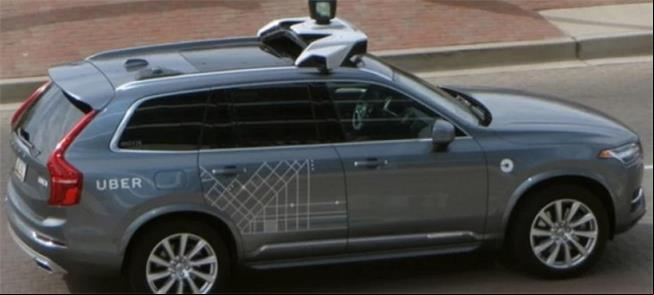 Uber voltou parcialmente com os testes com carros