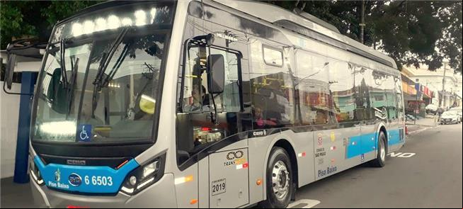 Um dos 16 elétricos que  circulam desde 2019 em SP