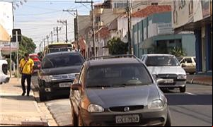Vagas de estacionamento próximas das avenidas tamb