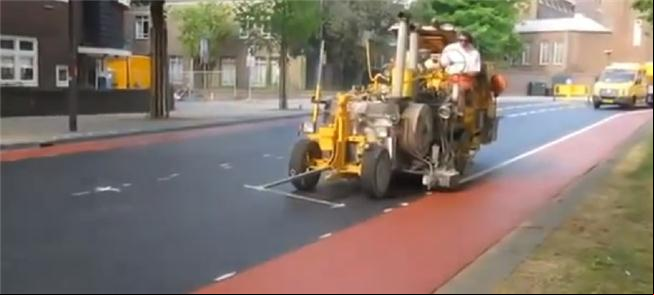Veja a construção de uma ciclovia na Holanda