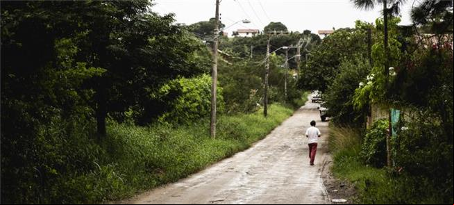 Via é usada por pedestres, ciclistas e para andar