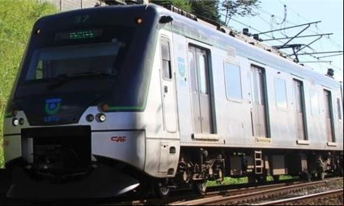 Metrô do Recife: melhor manter público?